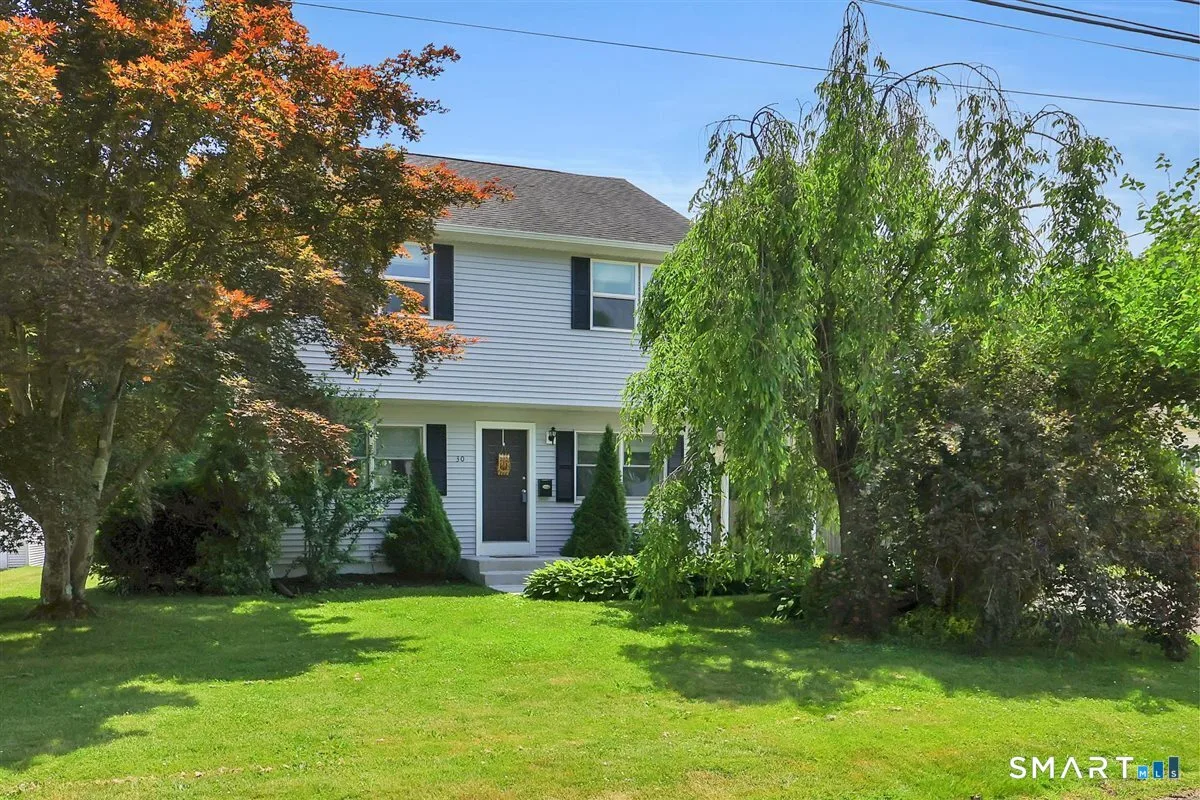 30 Quaker Lane, Southington, CT