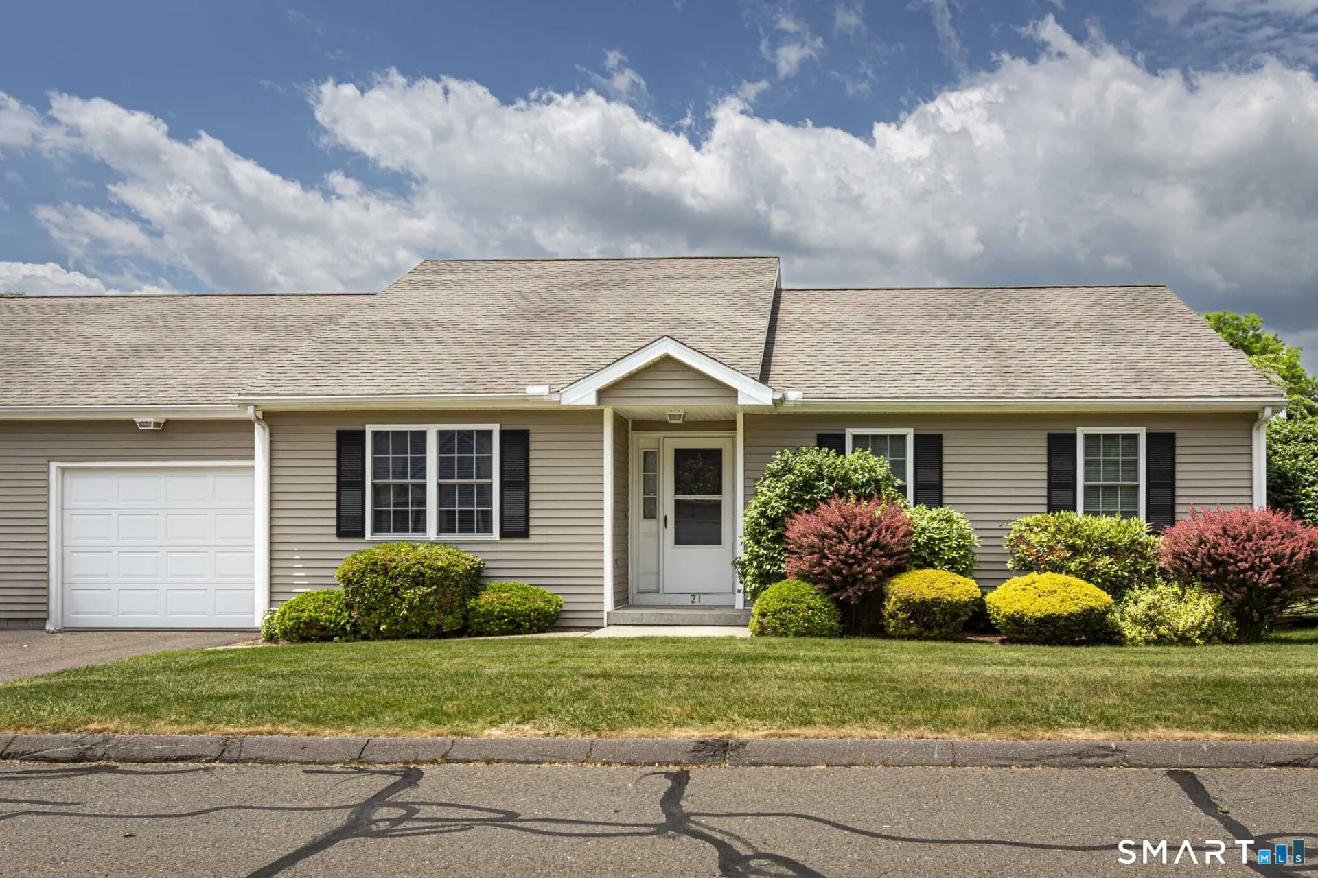 21 Farm Brook Lane #21, Vernon, CT