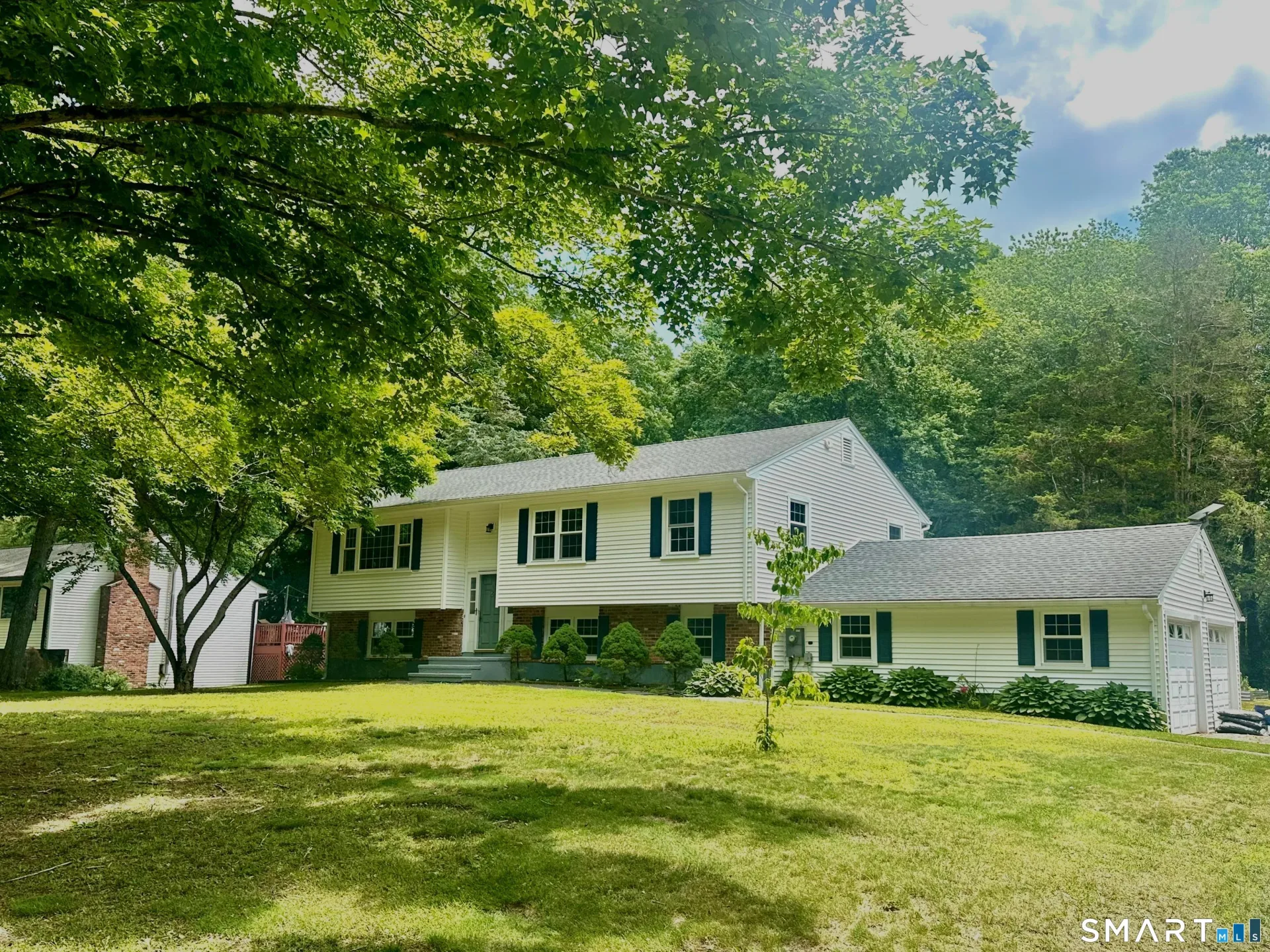 47 Valley Shore Drive, Guilford, CT