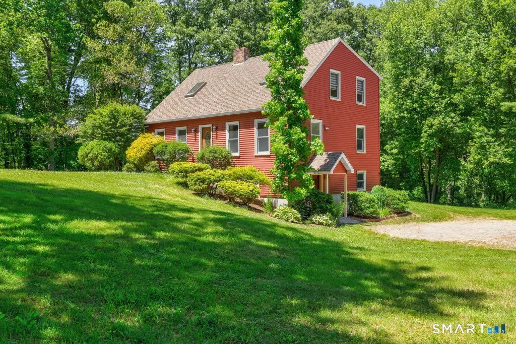 108 Fabyan Woodstock Road, Thompson, CT