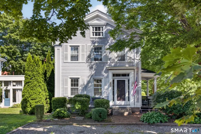 9 Broadway Avenue, Stonington, CT
