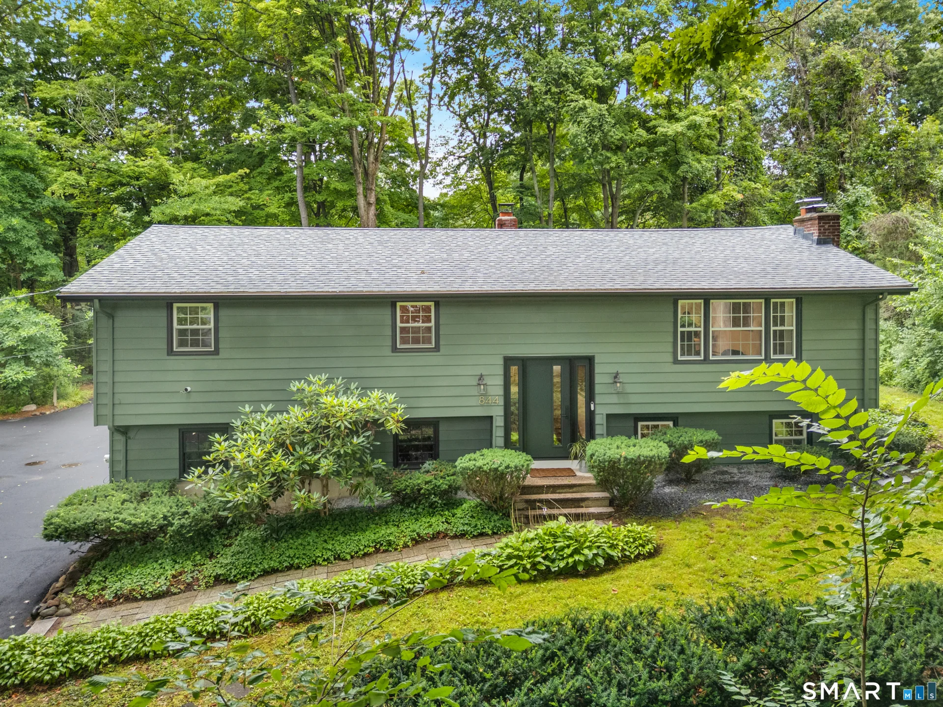 844 Middletown Avenue, North Haven, CT