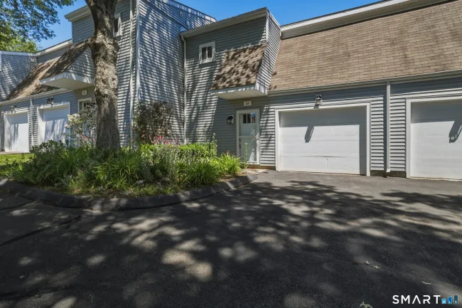 274 Church Street #3D, Guilford, CT