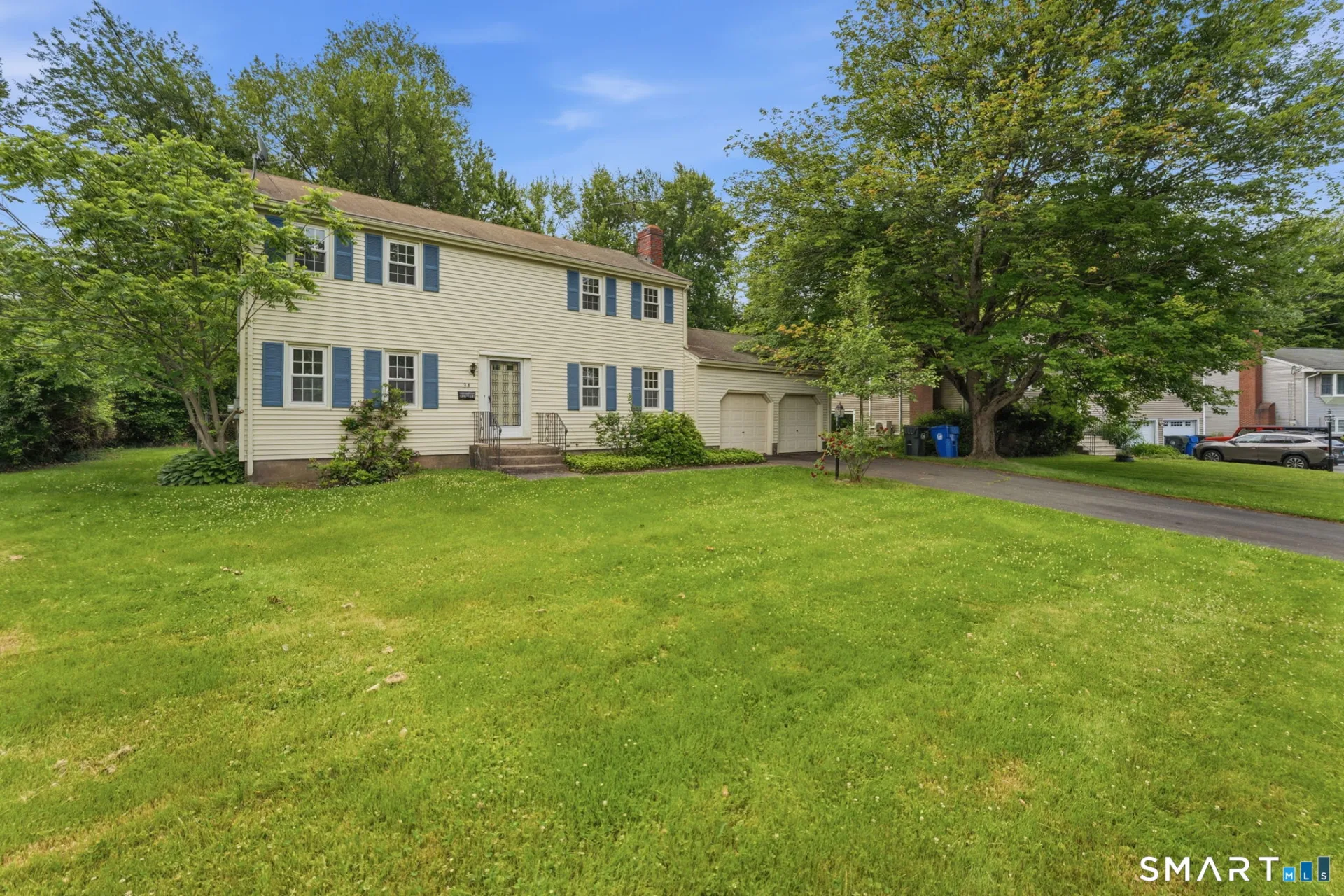 34 Carriage Hill Drive, Newington, CT