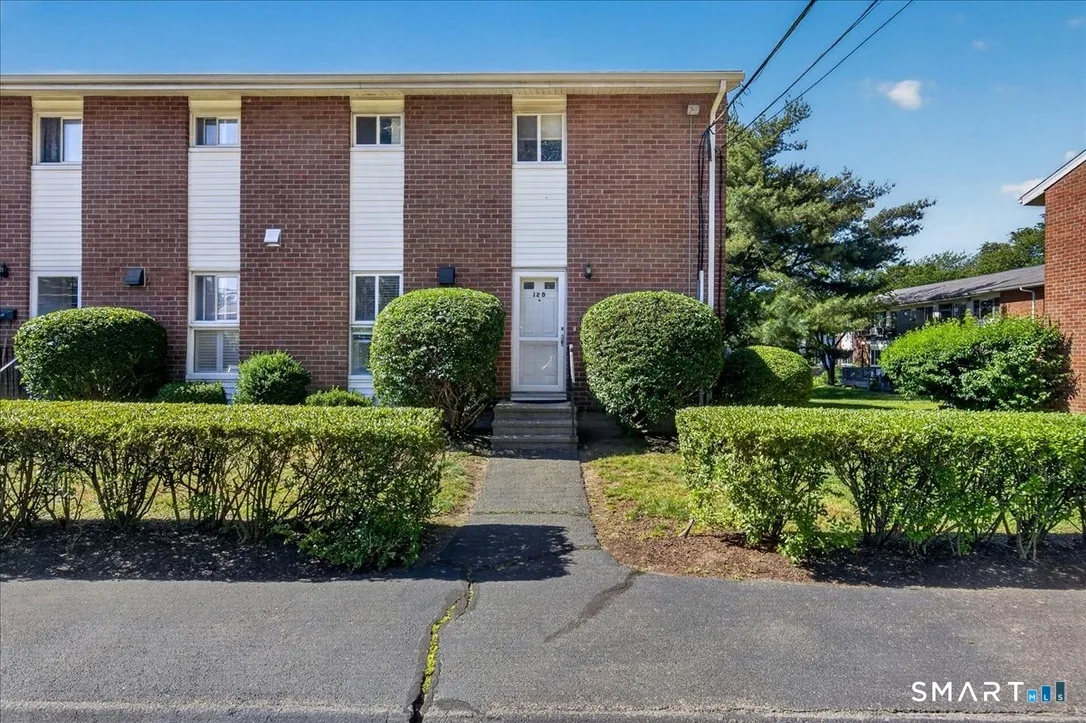 80 County Street #12D, Norwalk, CT