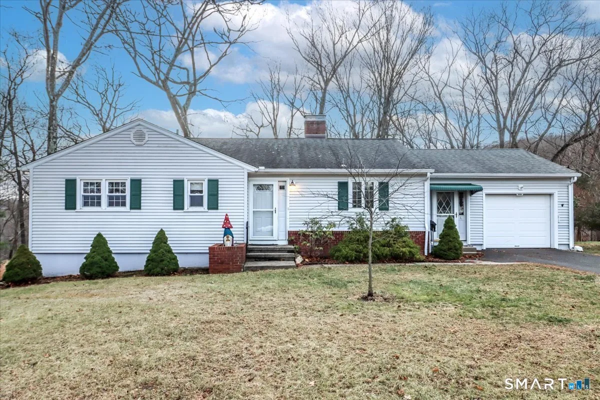 7 Mohawk Circle, Danbury, CT