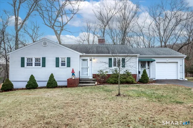 7 Mohawk Circle, Danbury, CT