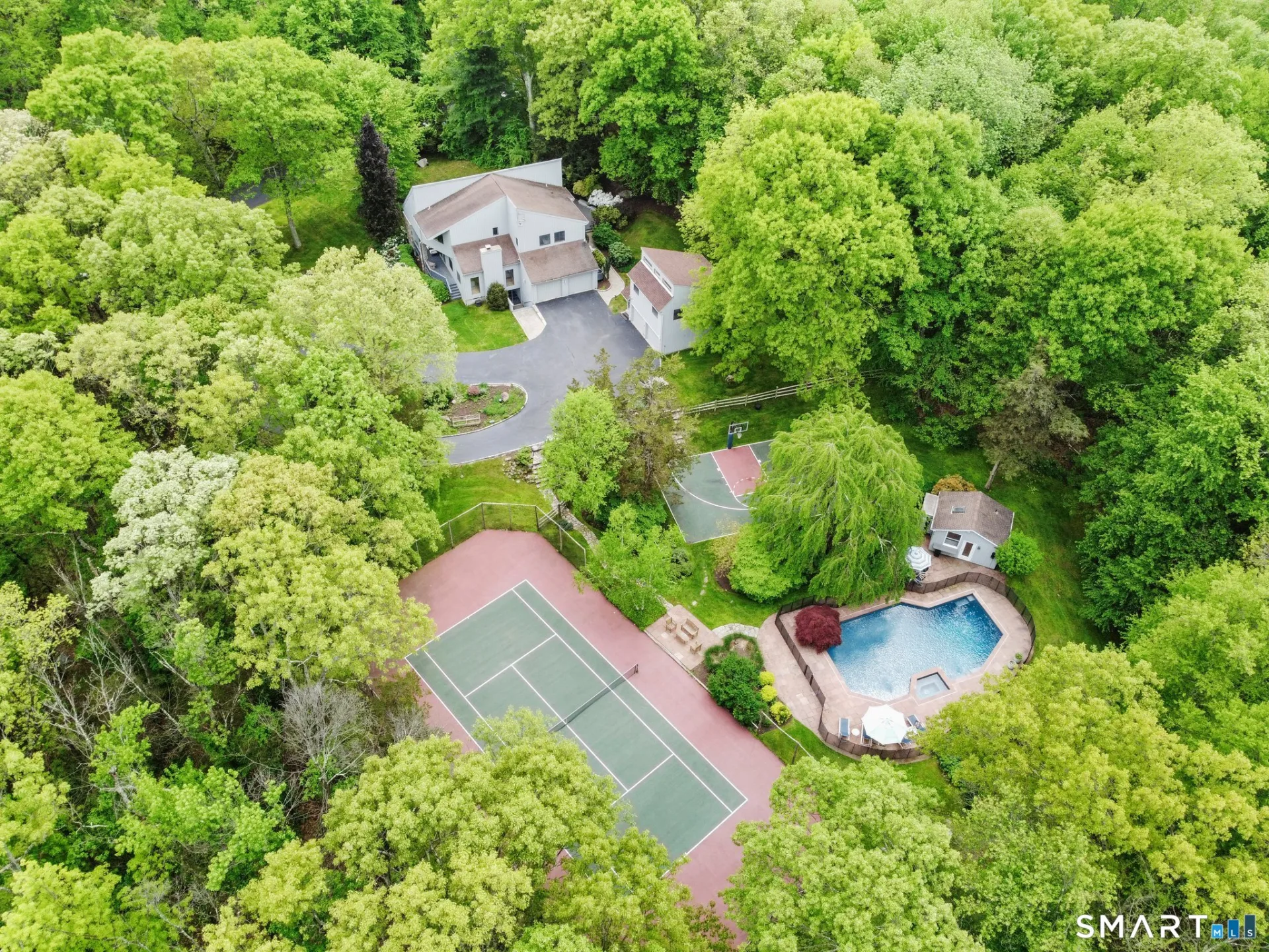 7 White Oak Lane, Weston, CT