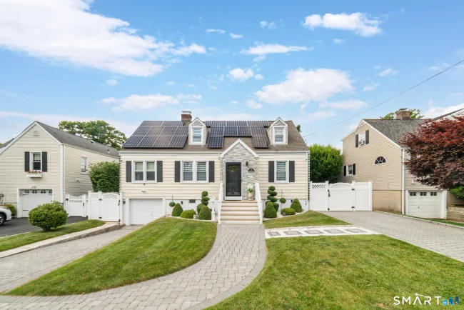18 Fairlea Avenue