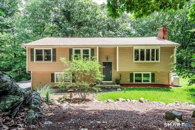 23 Cedar Hill Road, Newtown, CT