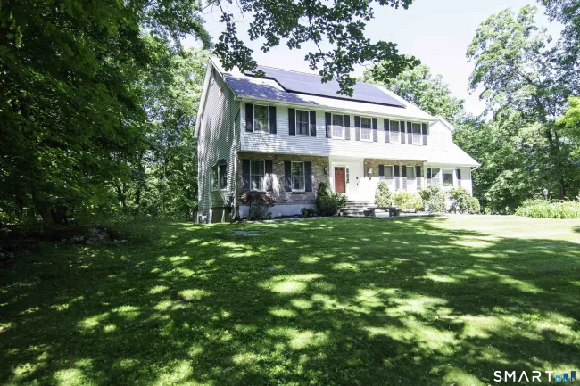 18 Hickory Lane, New Fairfield, CT
