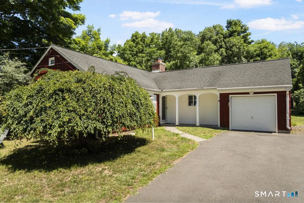 43 East Village Road, Shelton, CT
