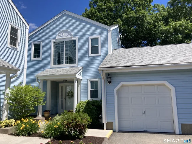 104 Redstone Circle #104