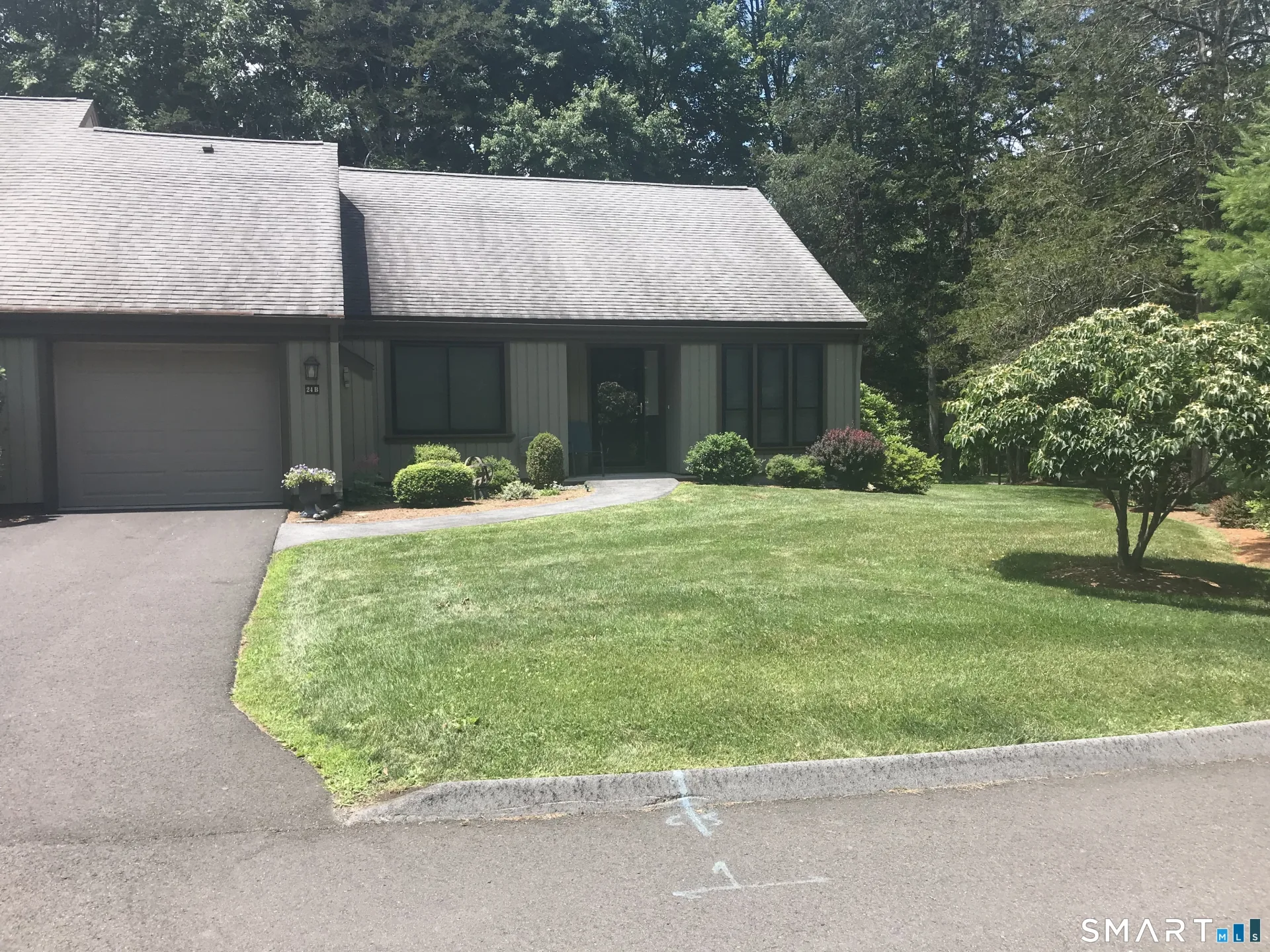 24-B Heritage Crest #B, Southbury, CT