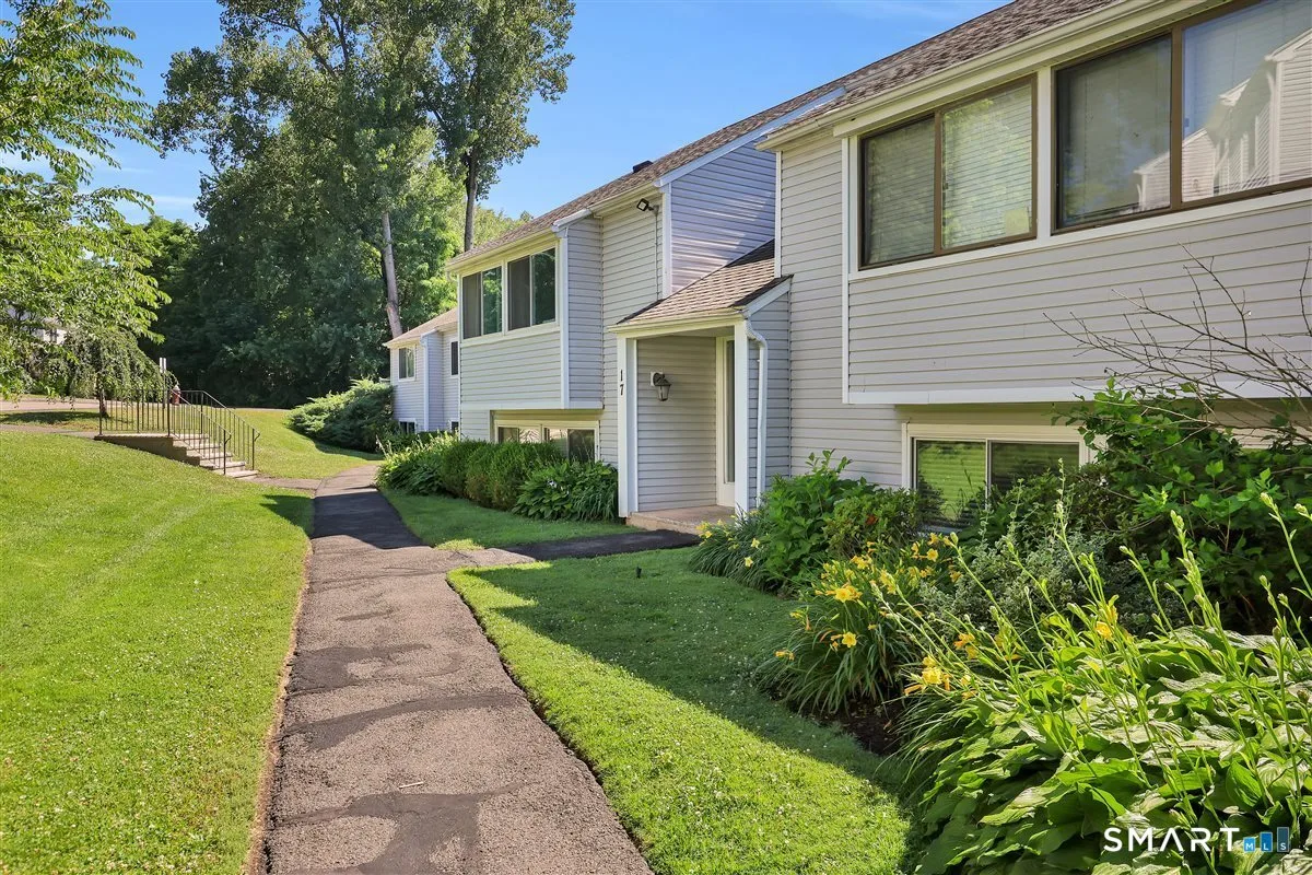 17 Brookwood Drive #B, Rocky Hill, CT