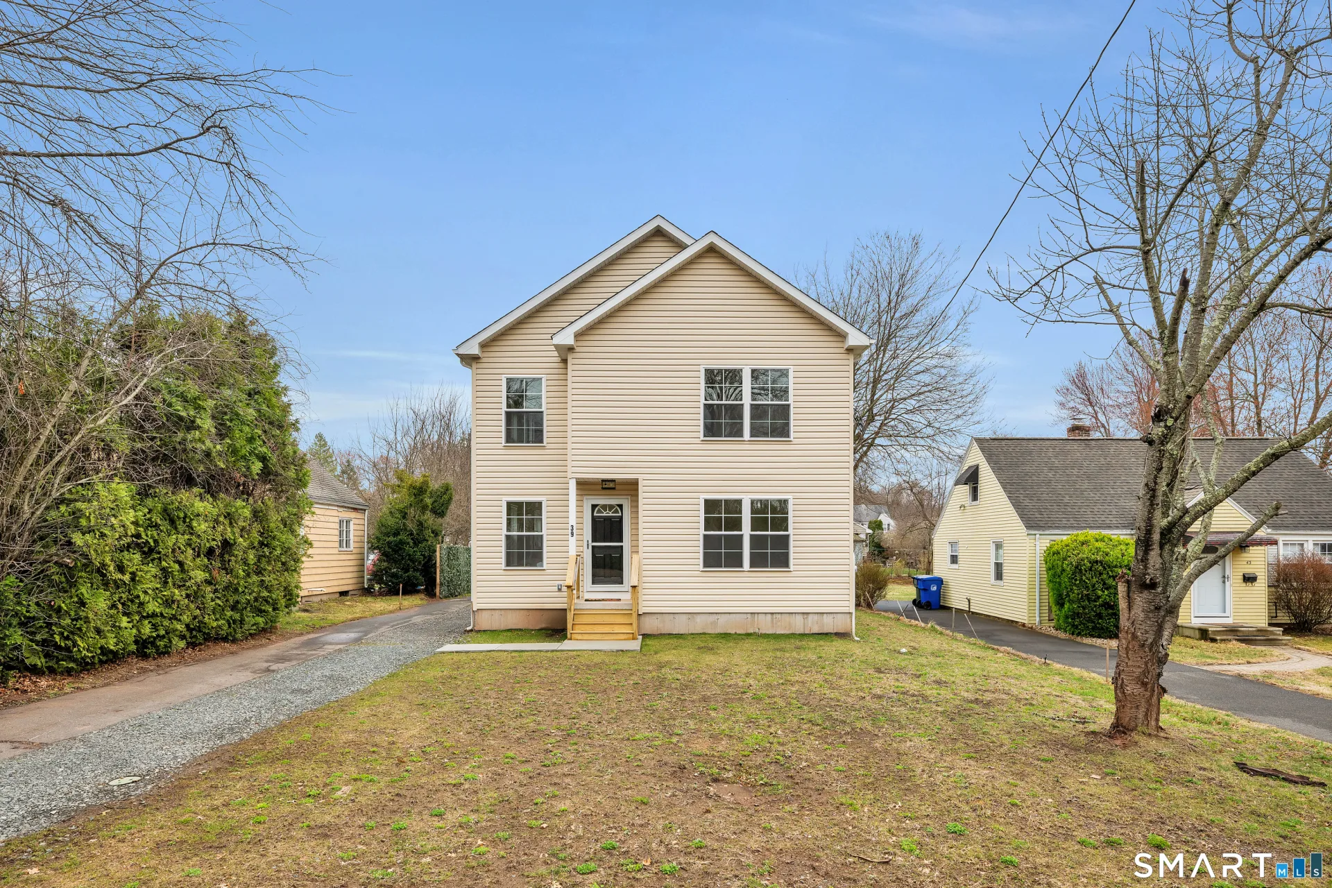 39 Robbins Avenue, Newington, CT