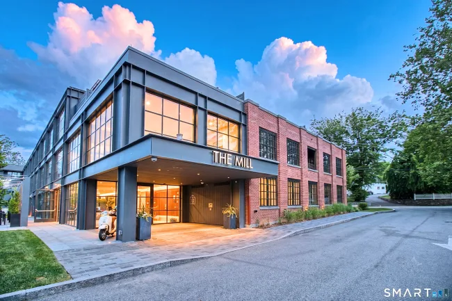41 Richmondville Avenue #102