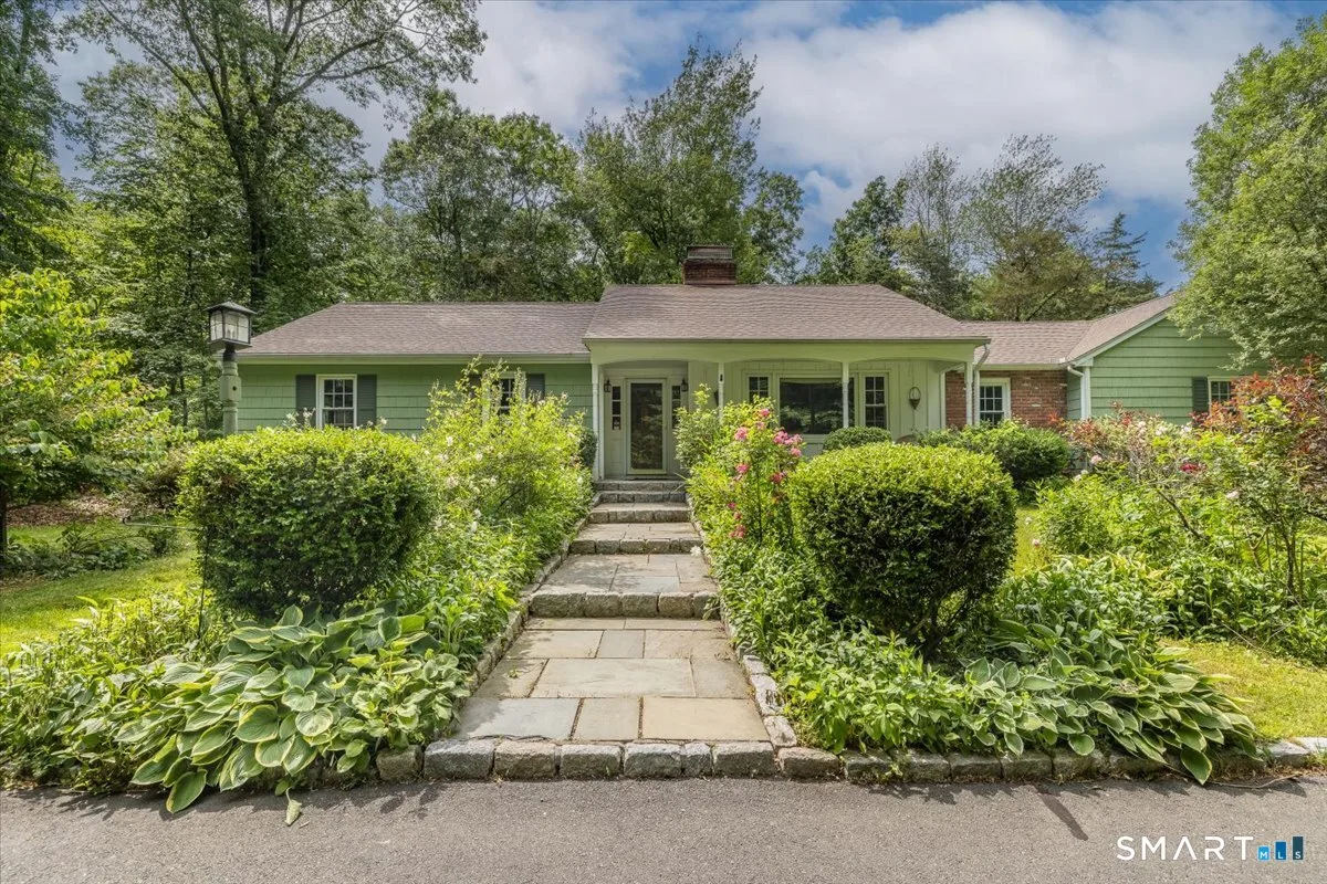 4 Twist Hill Road, Newtown, CT