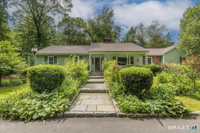 4 Twist Hill Road, Newtown, CT