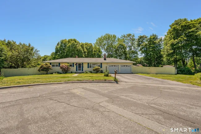 25 Sandy Hollow Drive, Waterford, CT