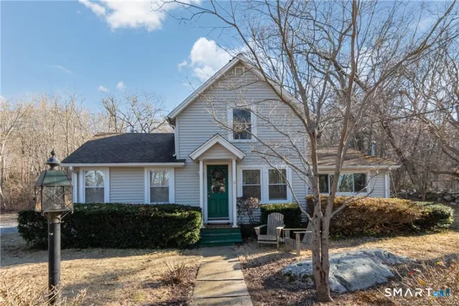 179 Niantic River Road, Waterford, CT