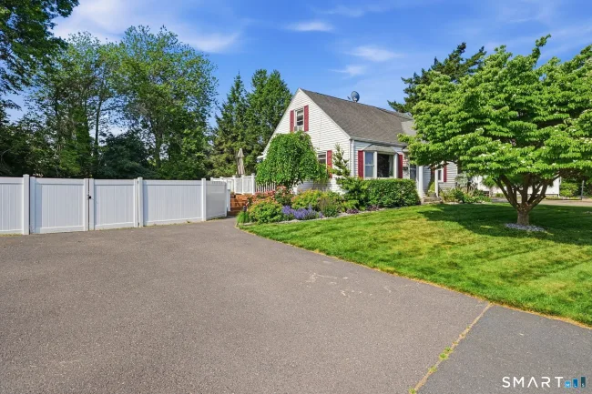 18 Freemont Road, Enfield, CT