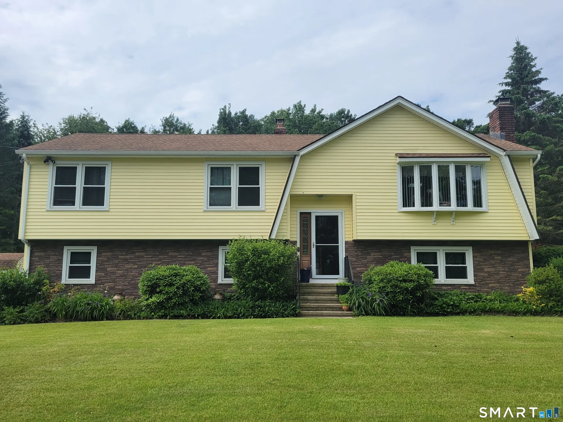 6 Sunnyside Drive, North Branford, CT