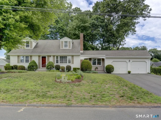 8 Circle Drive, Enfield, CT