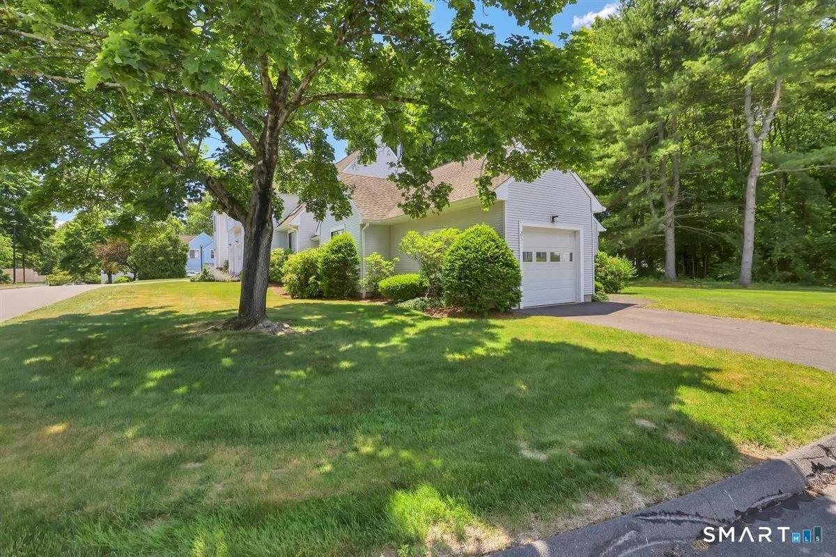 25 Locust Lane #25, Farmington, CT