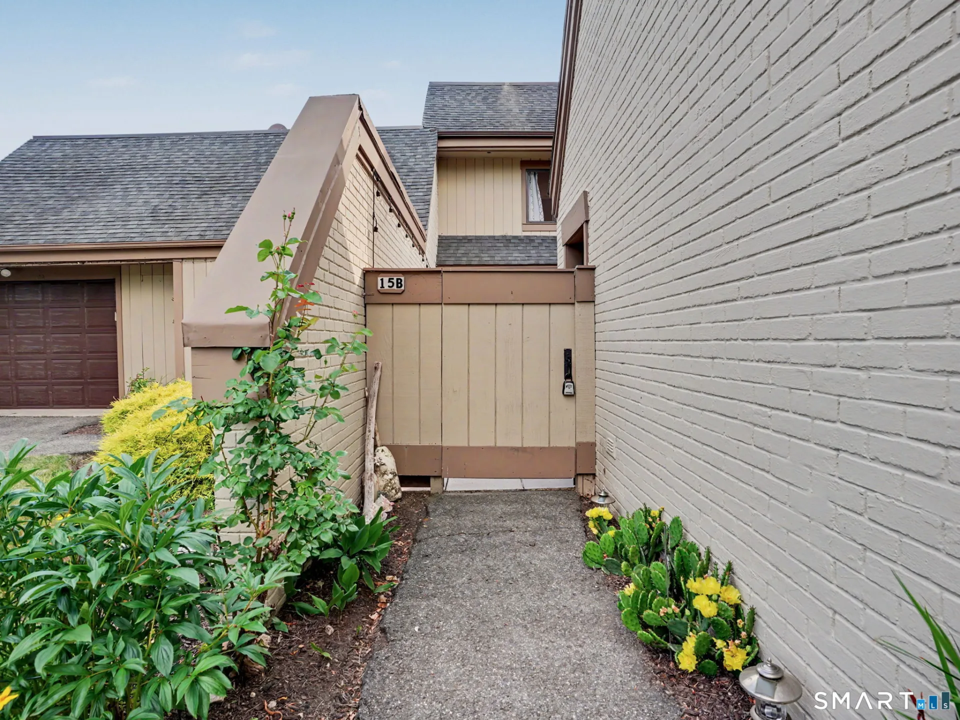 85 Viscount Drive #15B, Milford, CT