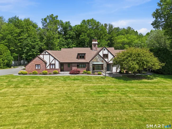100 Somerwynd Lane, Suffield, CT