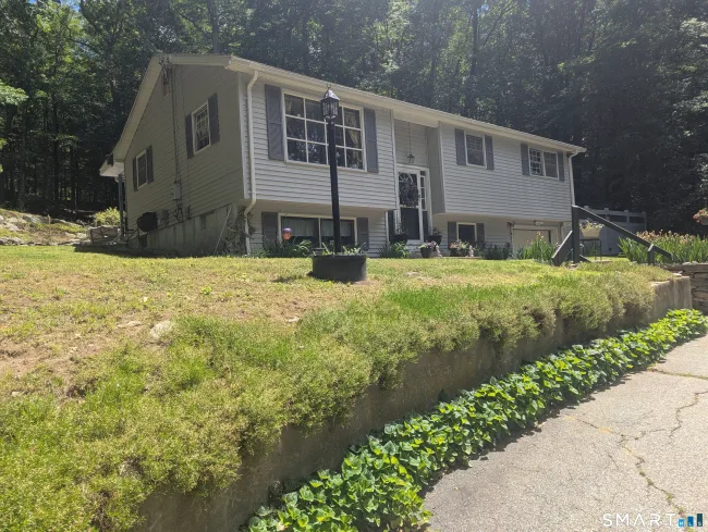 97 Kapitulik Road, Thompson, CT