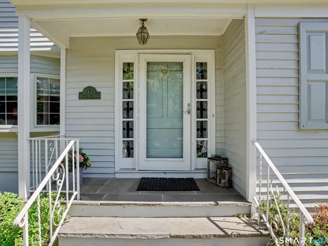 2435 Boston Post Road, Darien, CT