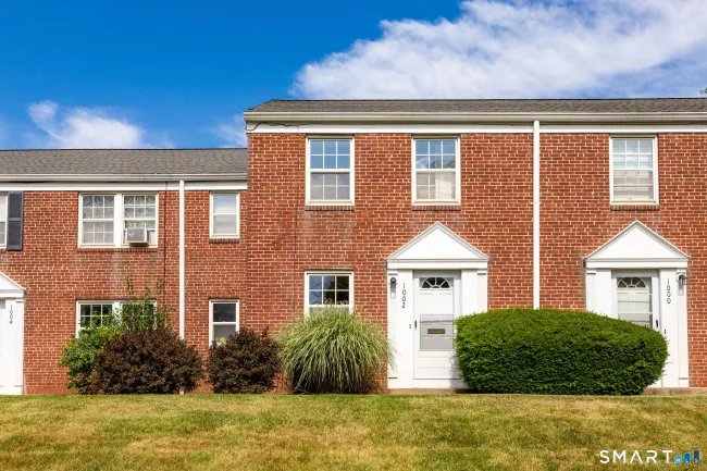 1002 Trout Brook Drive #1002, West Hartford, CT