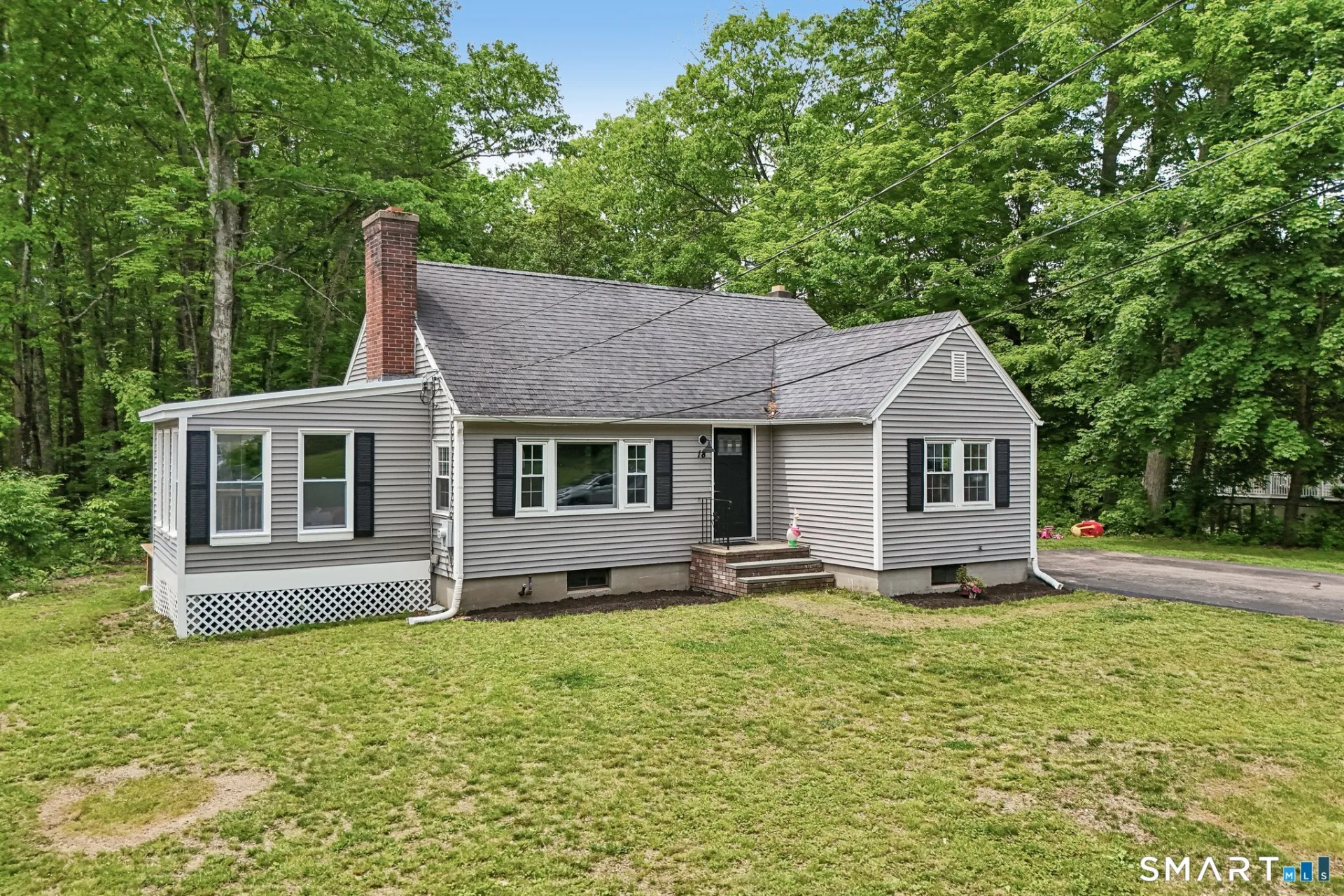 19 Carleton Road, Leicester, CT