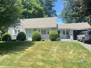 35 Circle Drive