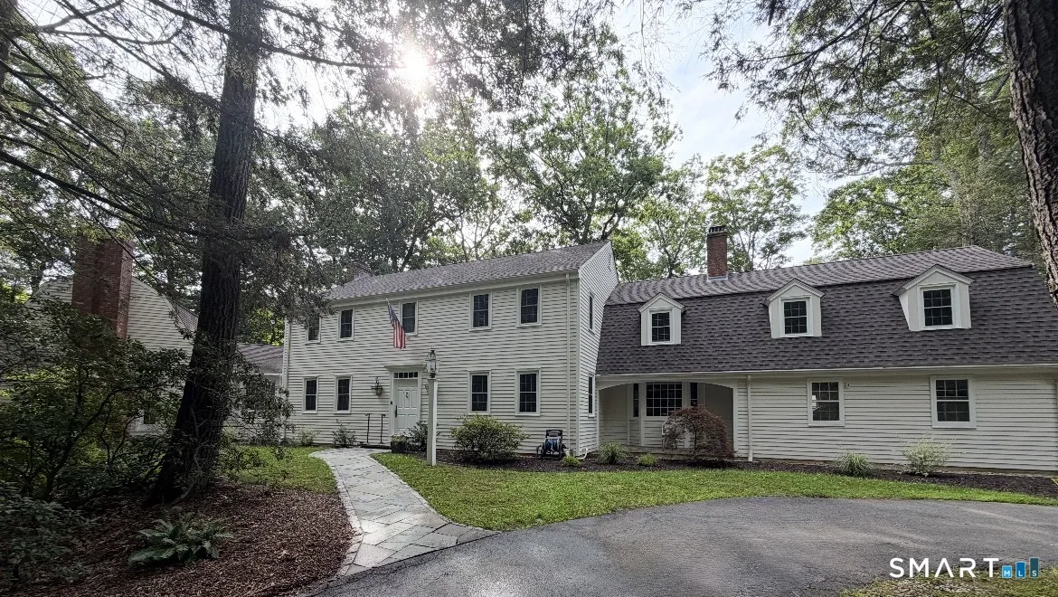 10 Metacomet Road, Farmington, CT