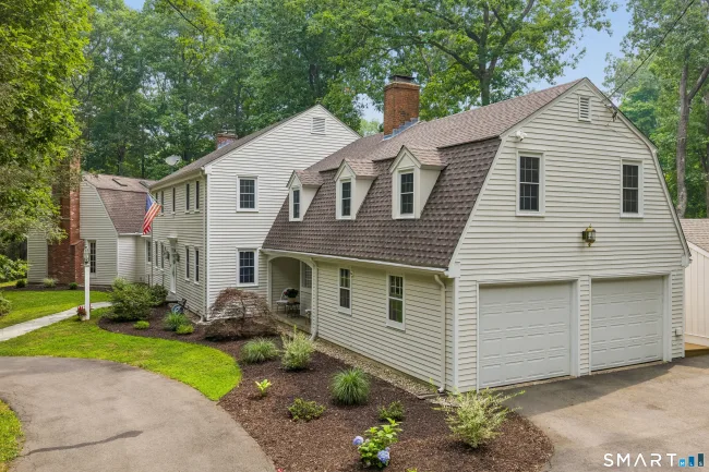 10 Metacomet Road