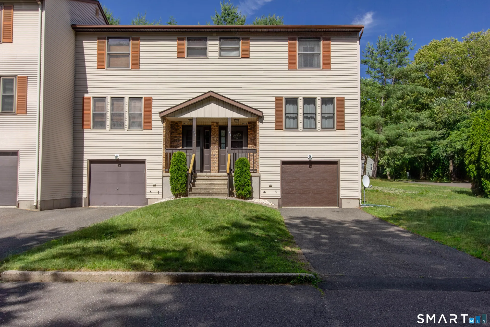 144 Barn Finch Circle #144, Naugatuck, CT