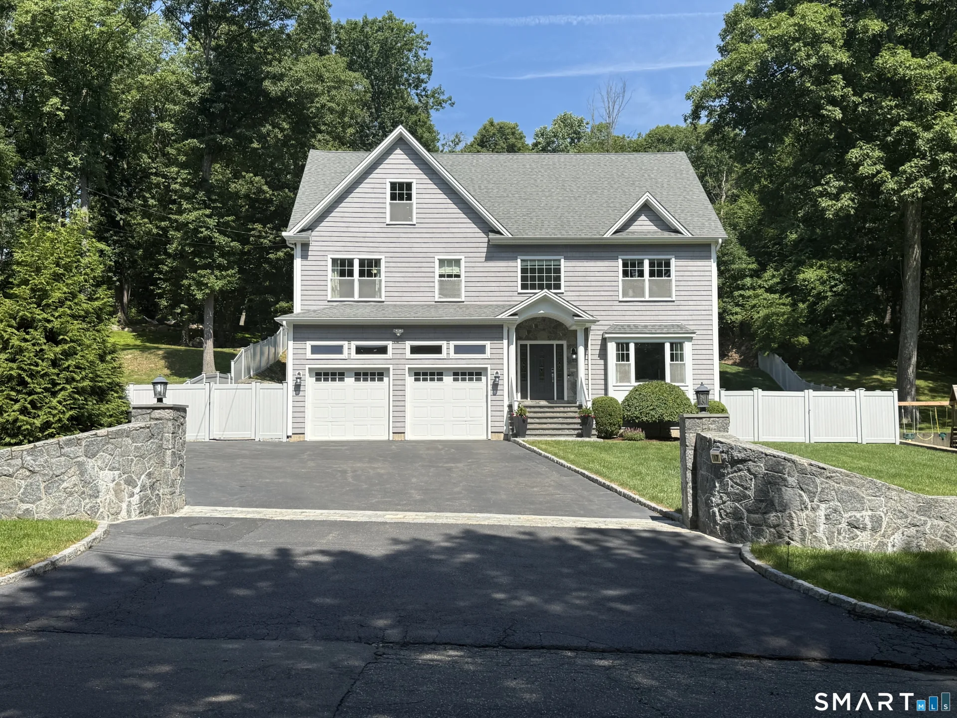 17 Woodlawn Drive, Trumbull, CT