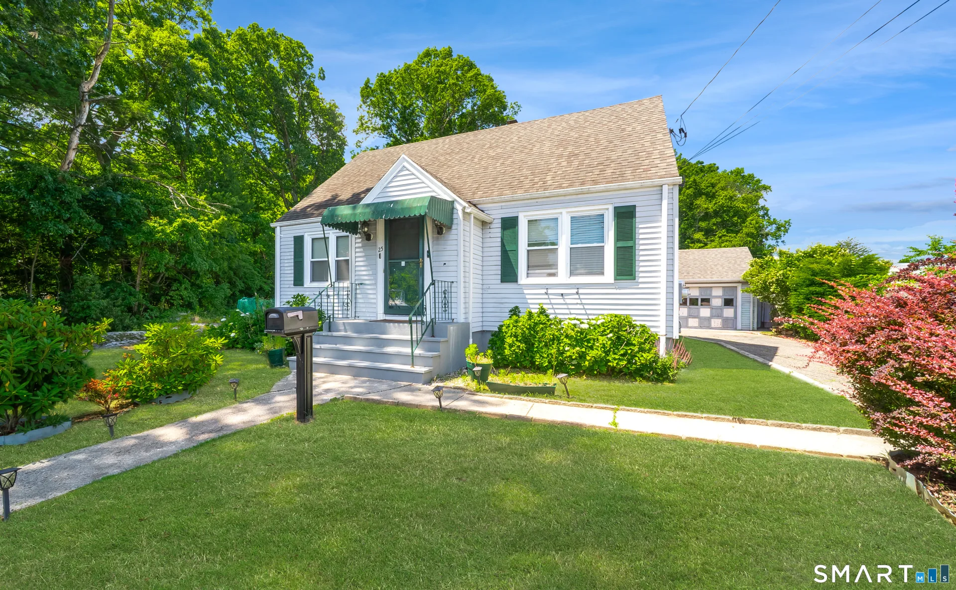 25 Oakwood Street, Bridgeport, CT