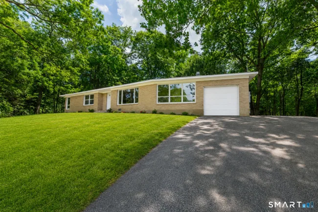 2 Sherwood Lane