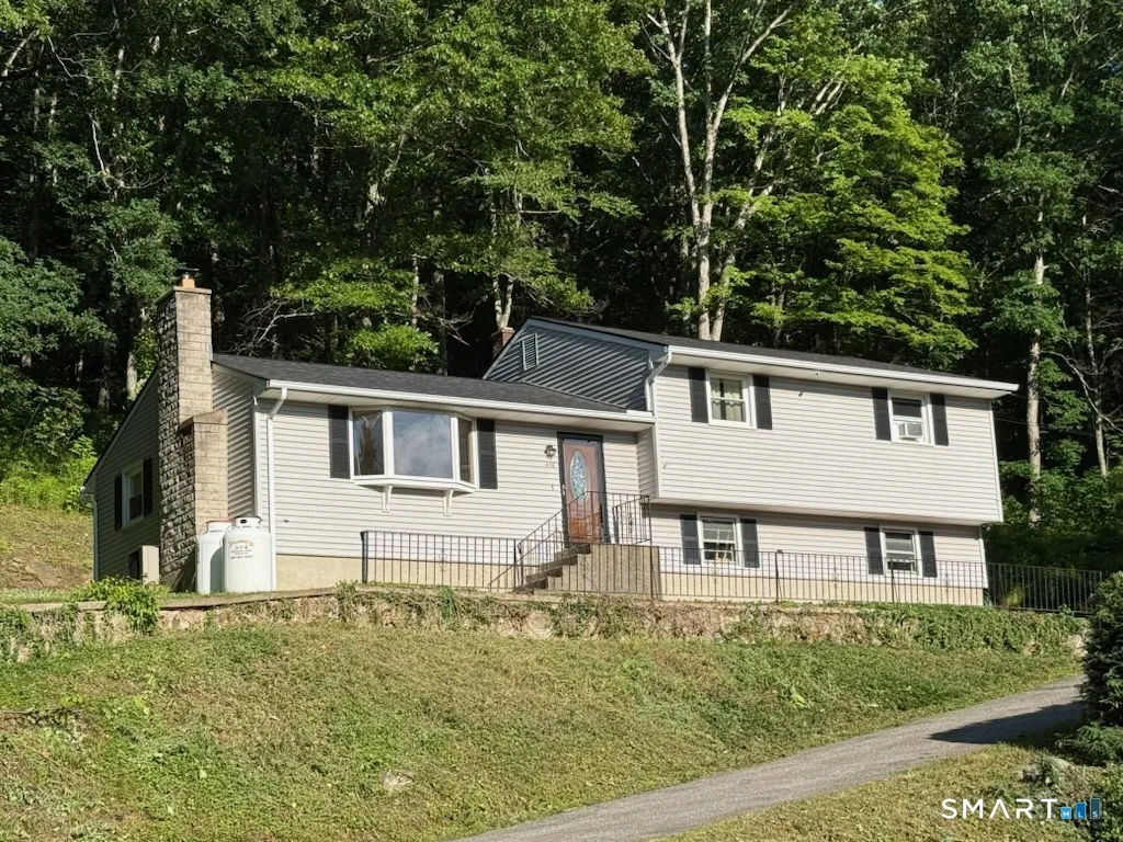 438 Hill Road, Thomaston, CT