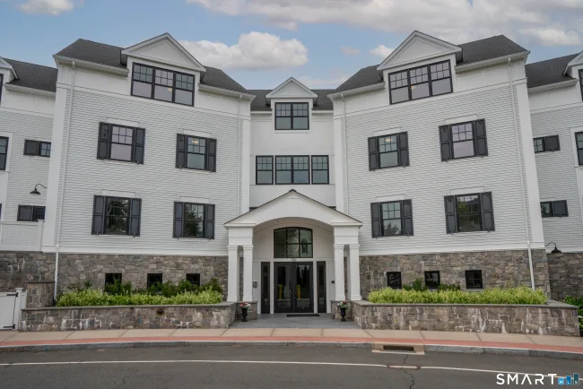 788 Farmington Avenue #303