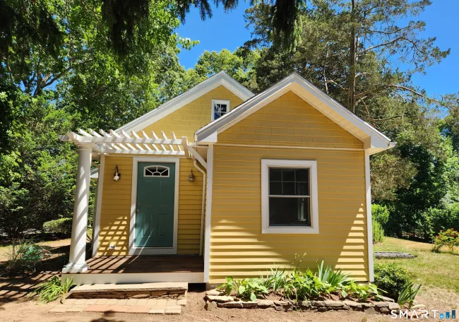34 Sunset Avenue