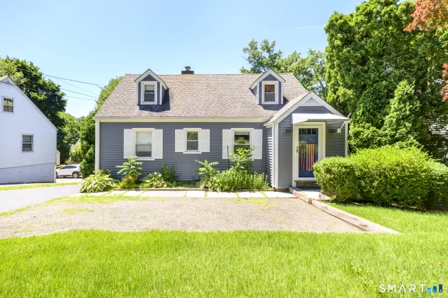 2261 Easton Turnpike