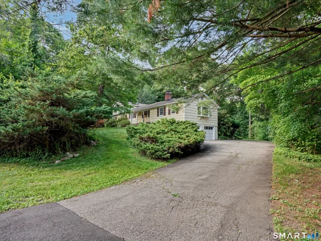 15 Flat Rock Drive