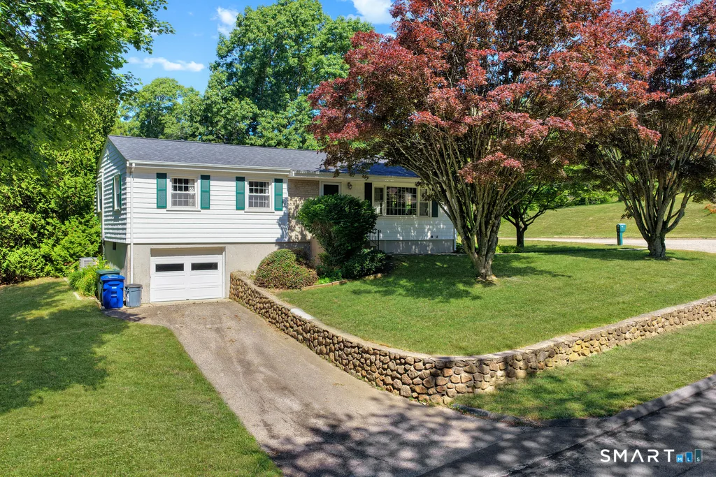 51 Lathrop Avenue, Stonington, CT