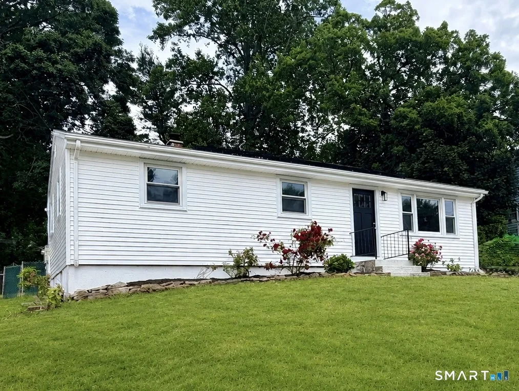 51 Beechwood Road, Montville, CT