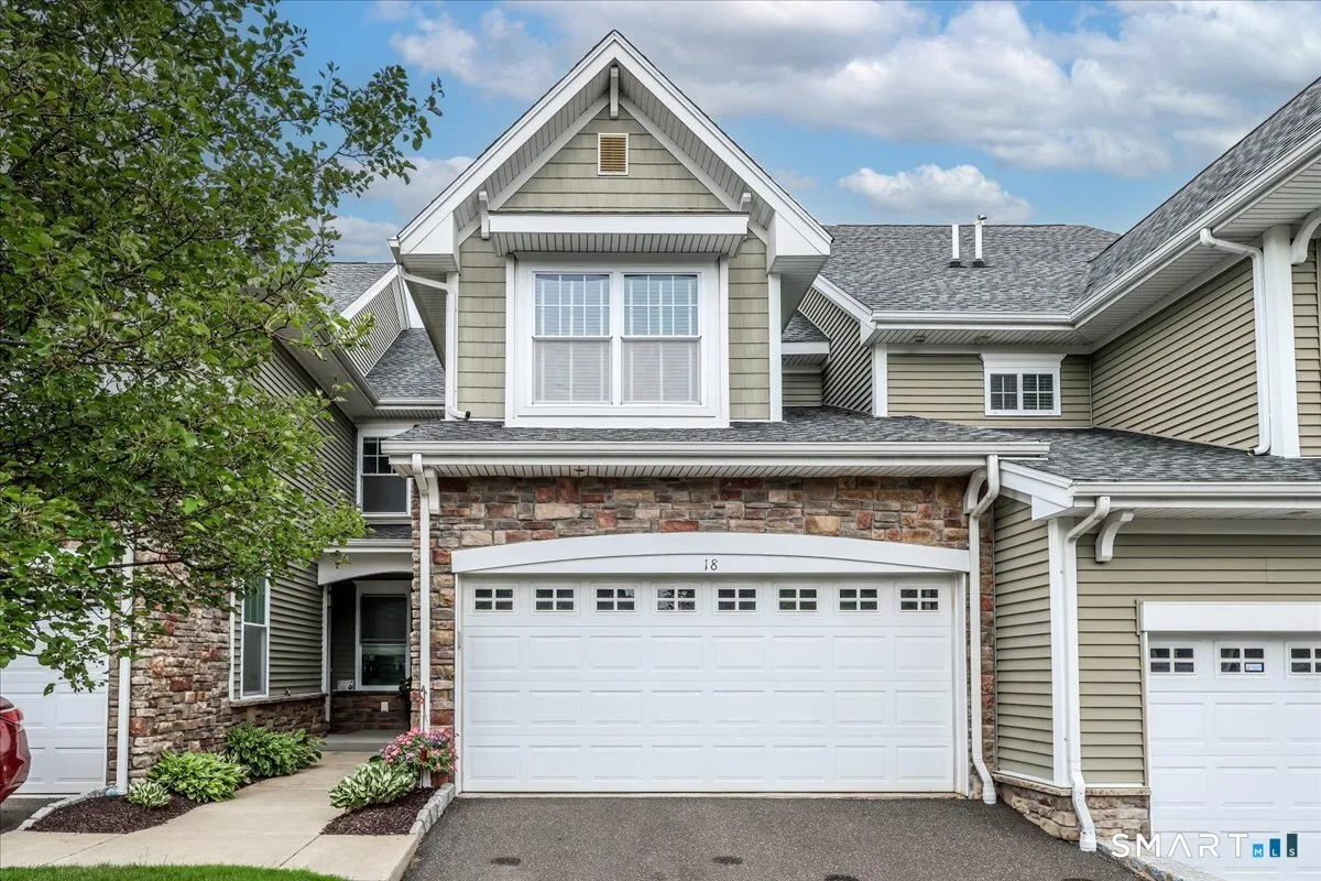 18 Lawrence Avenue #18, Danbury, CT